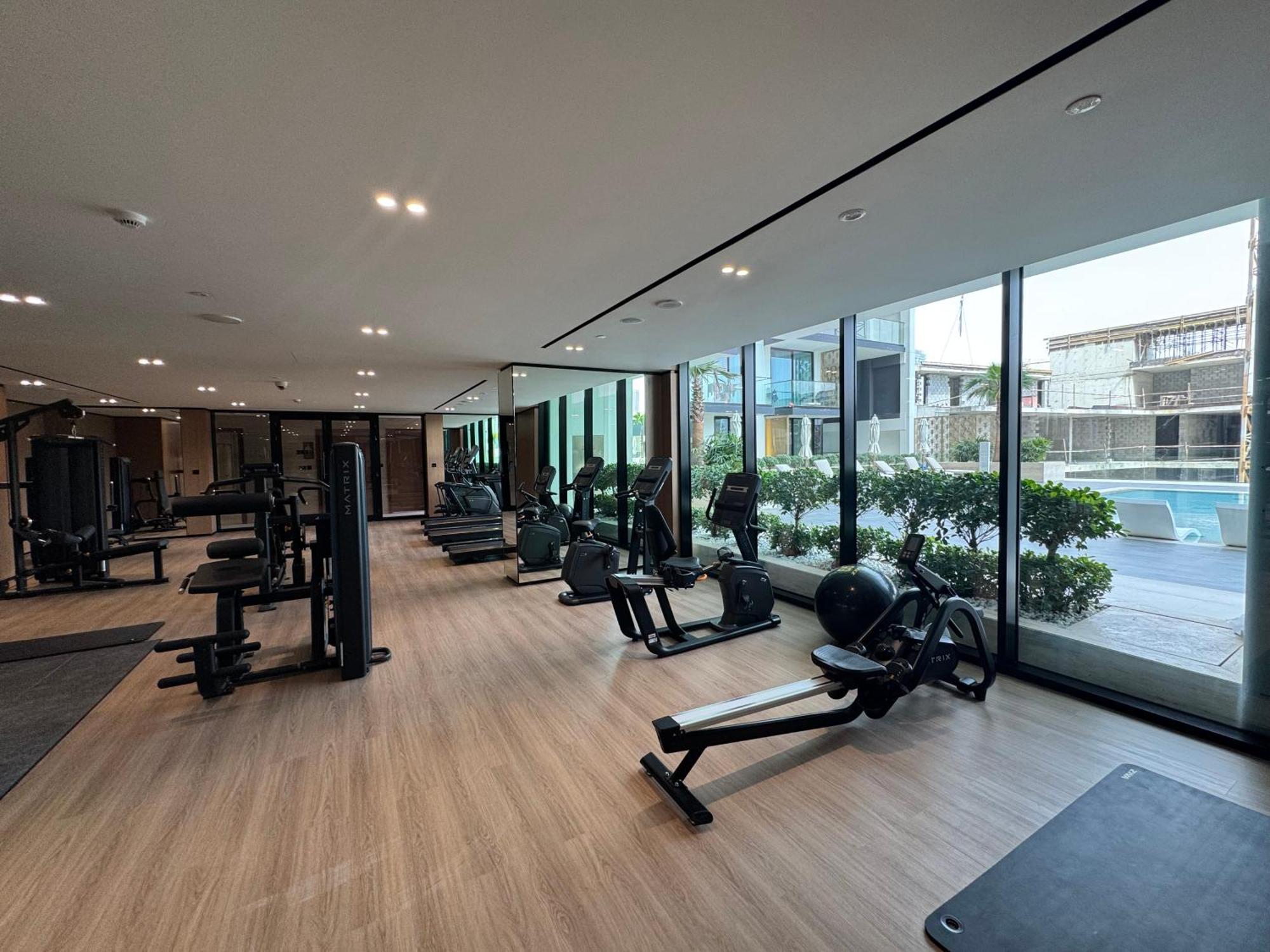 Your Own Pool Spacious 2bdr Jvc Appartement *