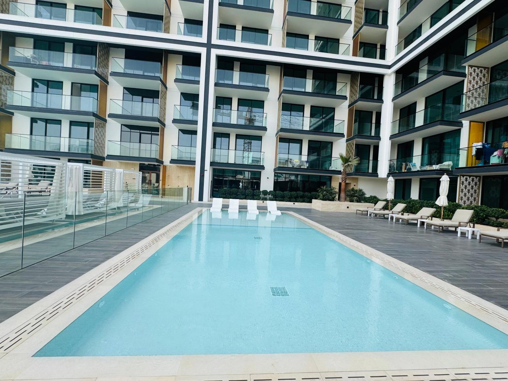 Your Own Pool Spacious 2bdr Jvc Apartment *