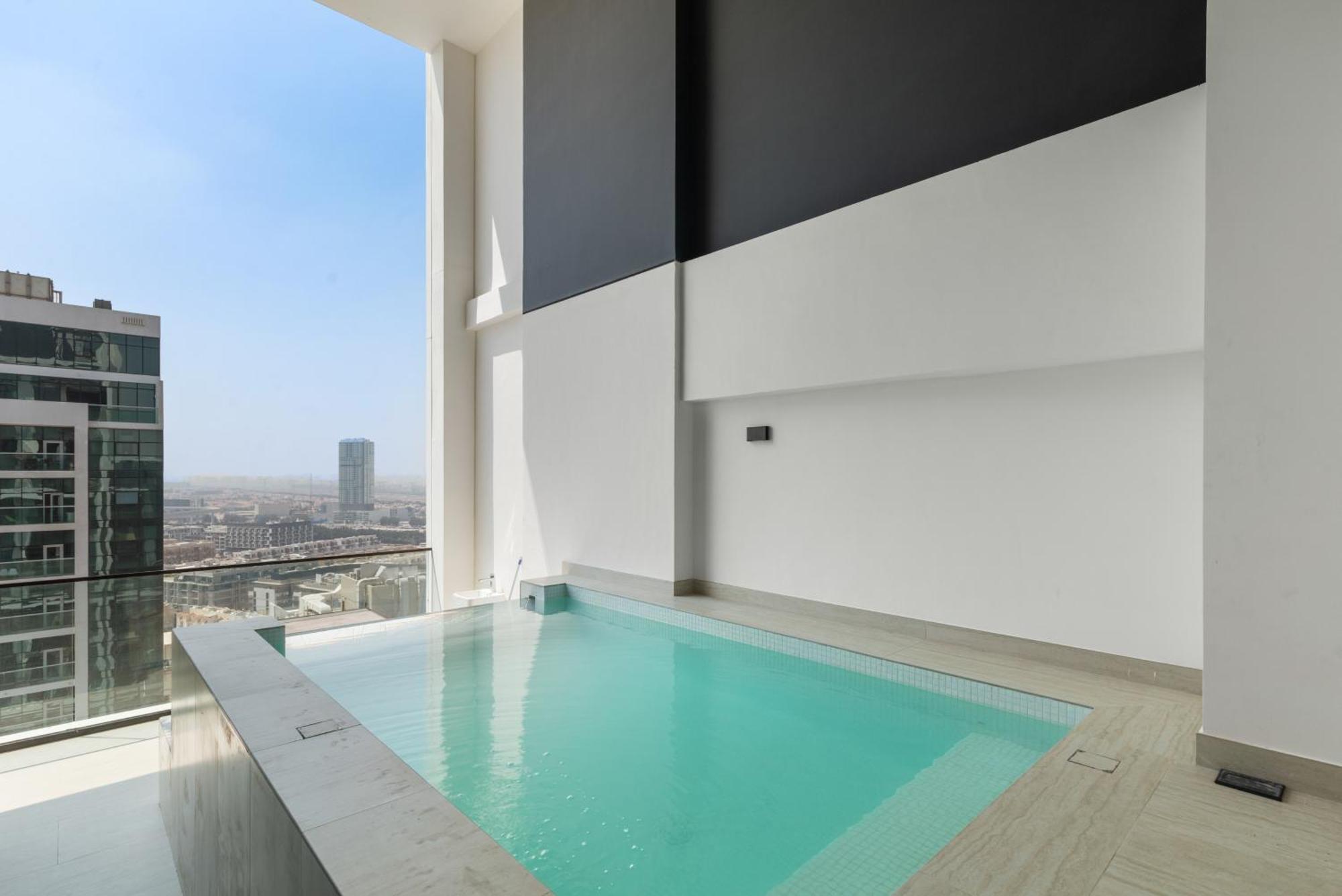 Your Own Pool Spacious 2bdr Jvc * Dubai